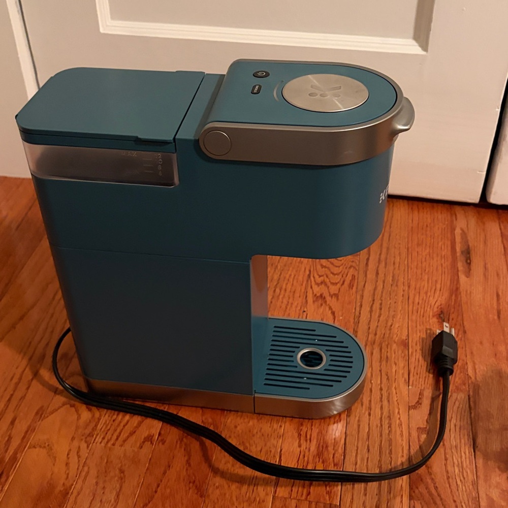 Keurig Coffee Brewer - Picture 9 of 10